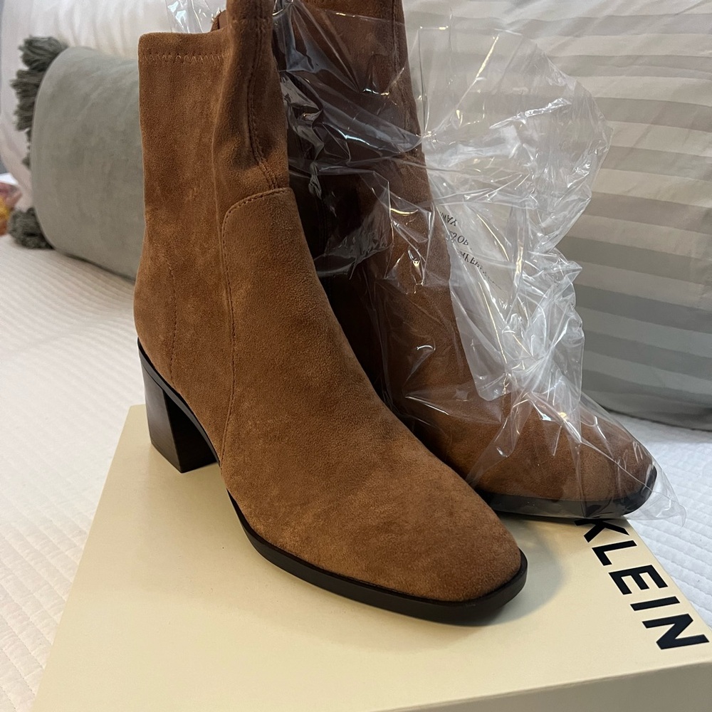 Women’s Anne Klein suede boots - brand new 9 1/2